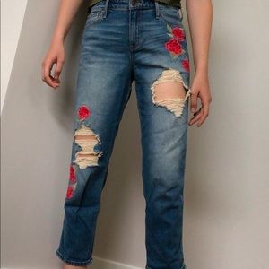 Embroidered Hollister Ripped Jeans 7R